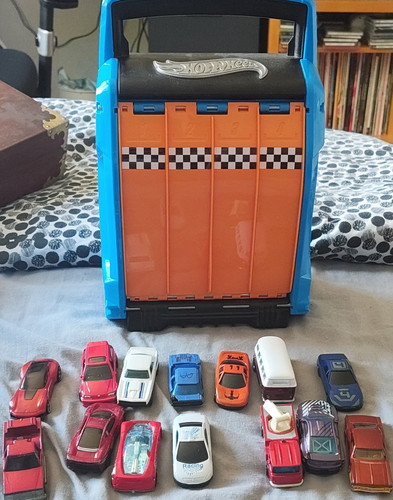 Hot wheels storage launcher - hot,
