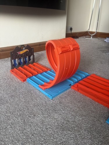 Hot wheels track builder - hot,