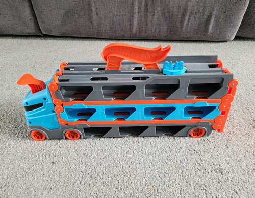 Hot wheels speedway hauler 6 - speedway,