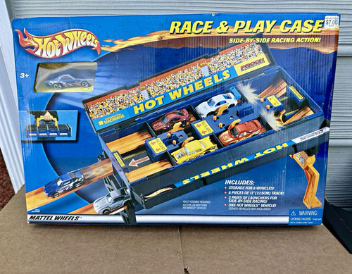 Hot wheels race - &, case