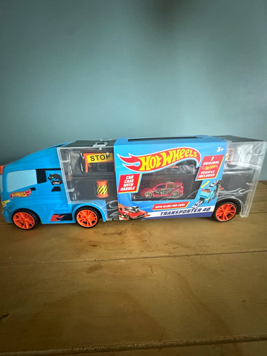 Hot wheels transporter - hot,