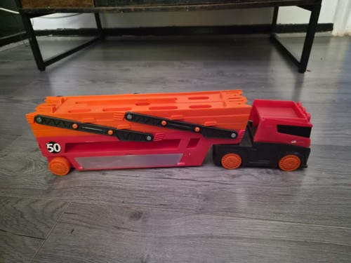 Hot wheels mega - hot,