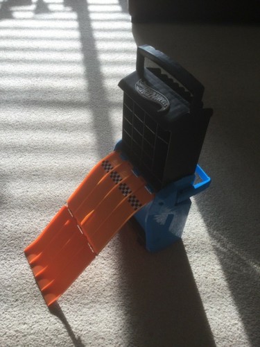 Hot wheels four track battle - hot,