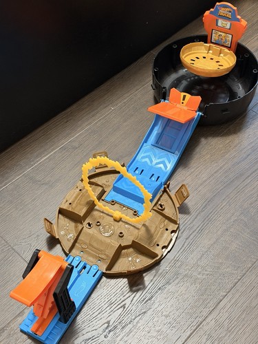 Hot wheels monster trucks - hot,