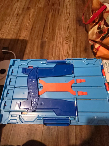 Hot wheels city foldaway carry - city,